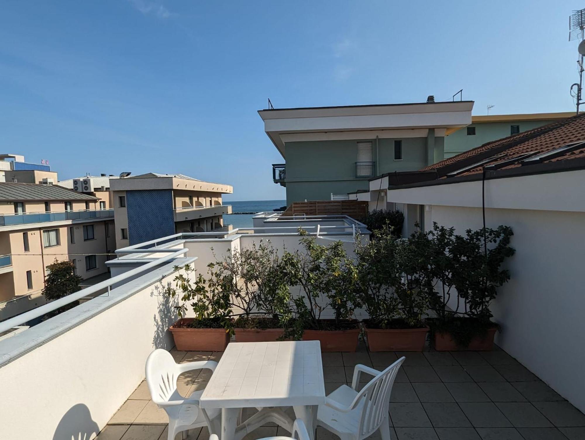 Hotel Doria Bellaria-Igea Marina Buitenkant foto
