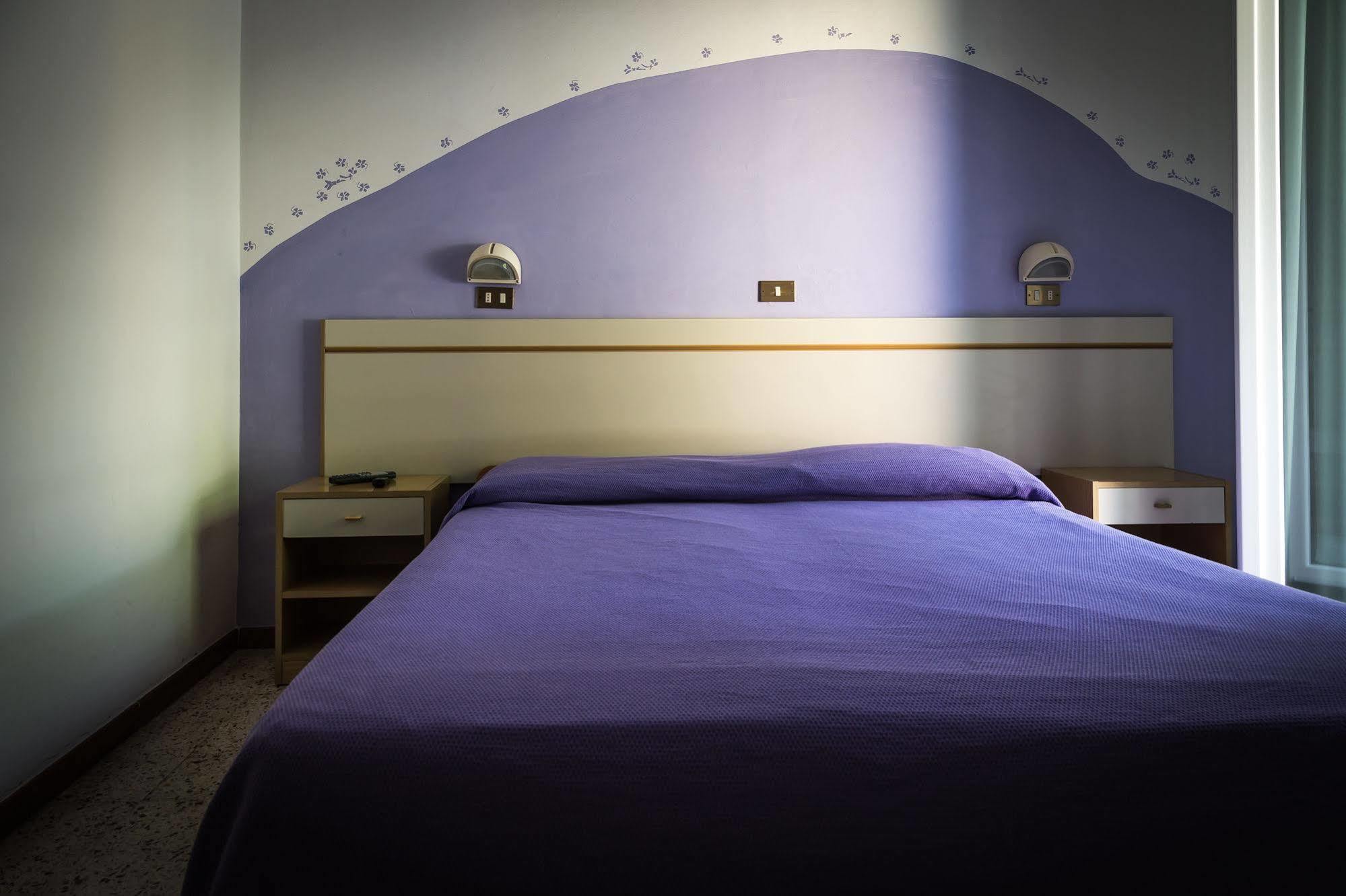 Hotel Doria Bellaria-Igea Marina Buitenkant foto