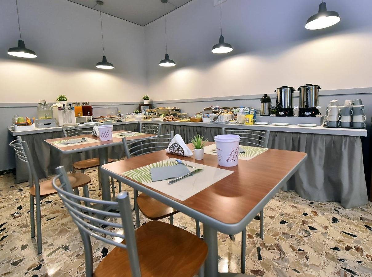 Hotel Doria Bellaria-Igea Marina Buitenkant foto