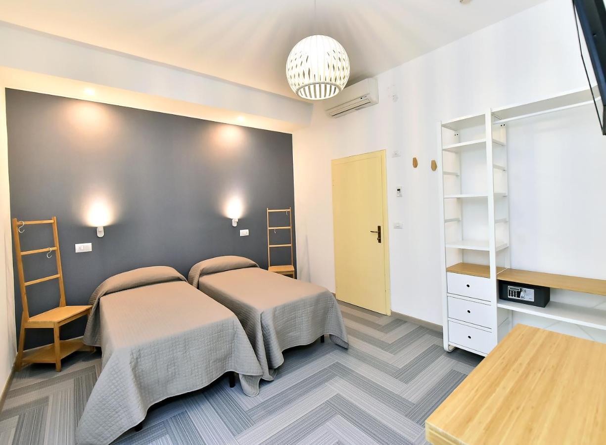 Hotel Doria Bellaria-Igea Marina Buitenkant foto